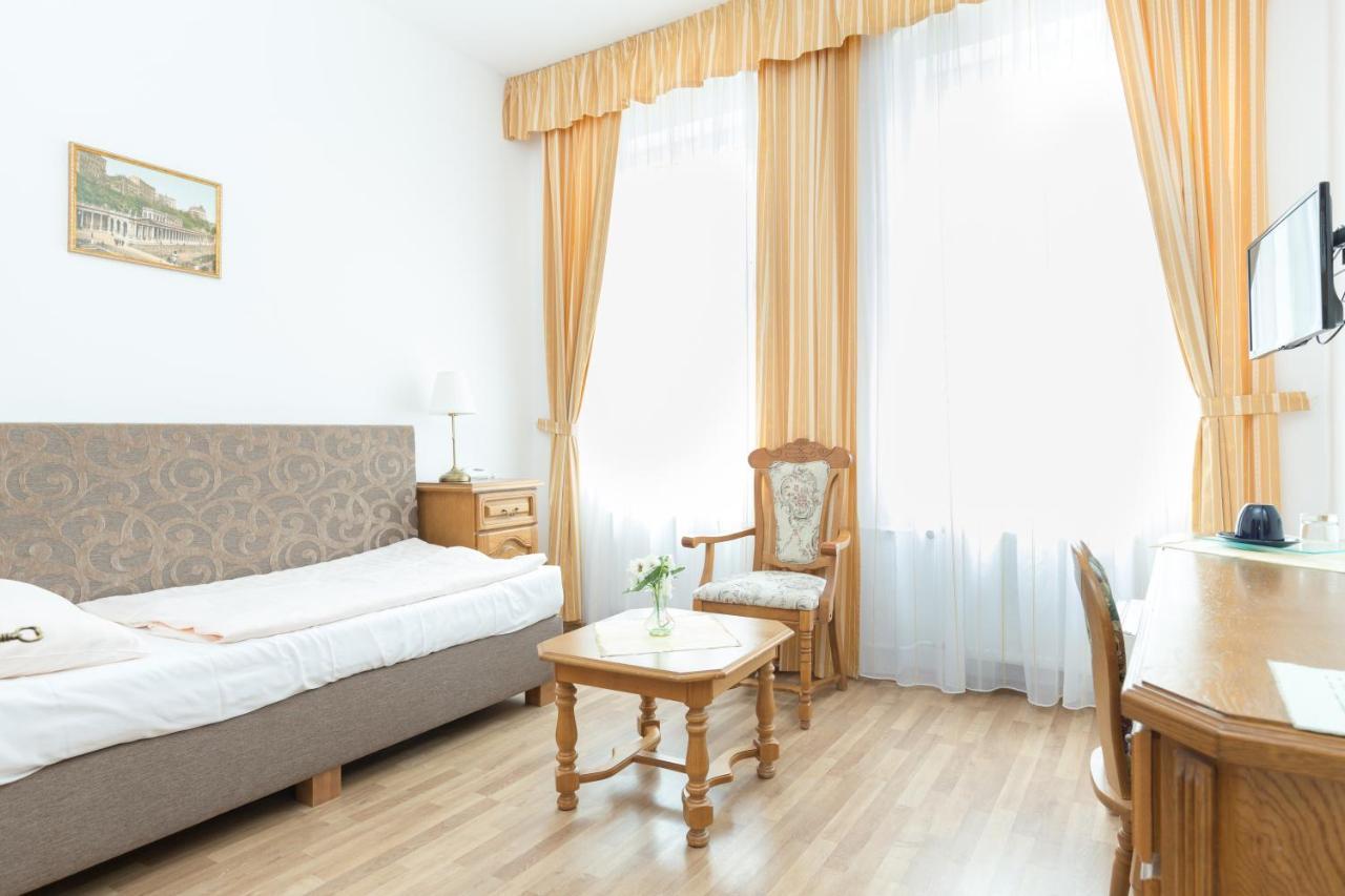Ld Morava Hotell Karlsbad Exteriör bild