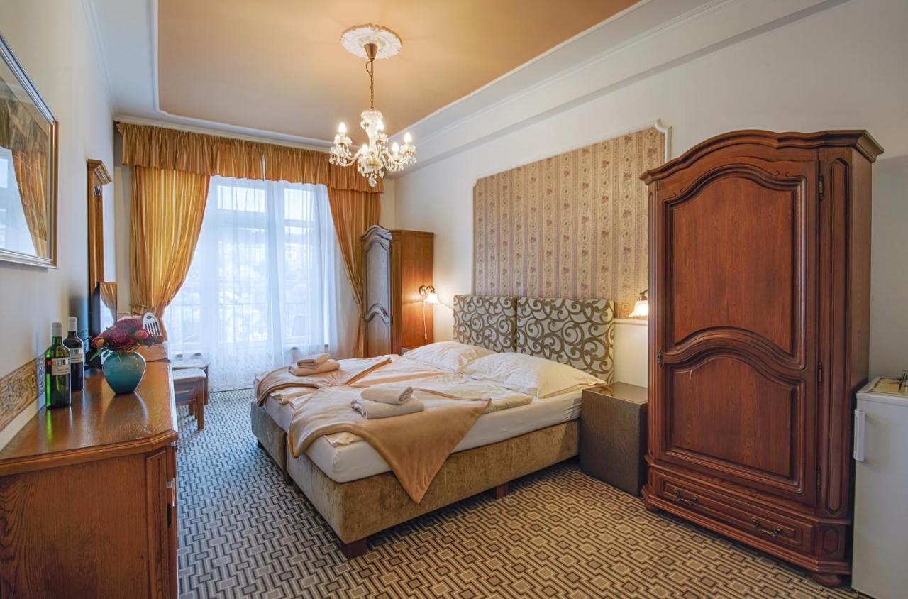 Ld Morava Hotell Karlsbad Exteriör bild