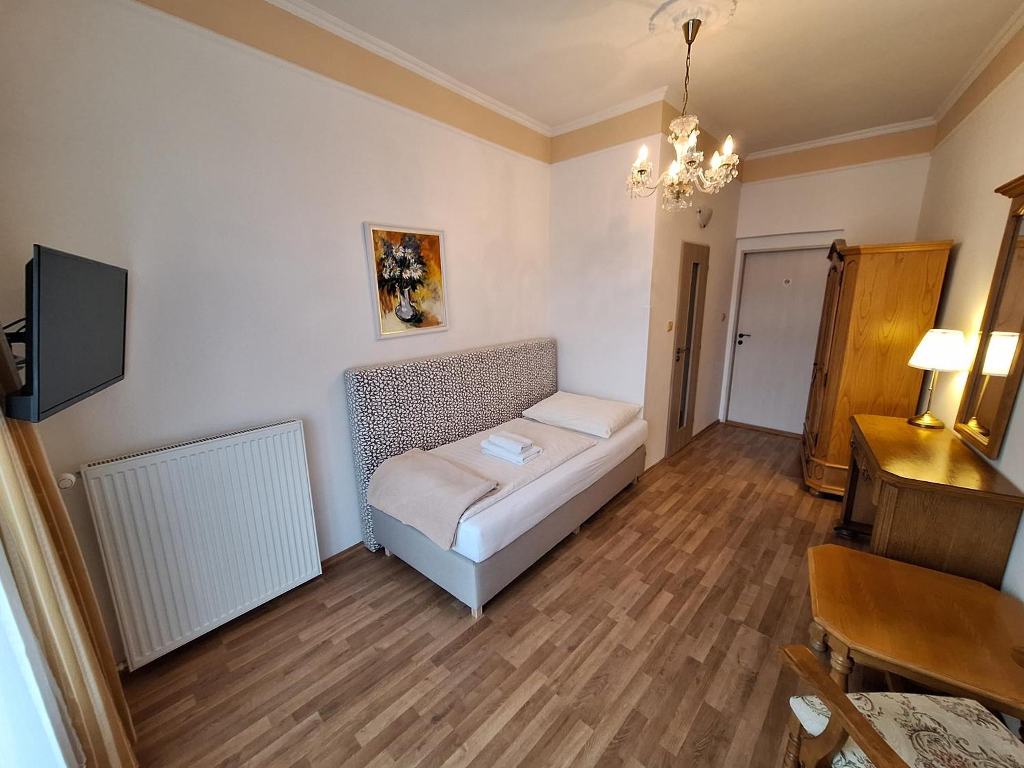 Ld Morava Hotell Karlsbad Exteriör bild