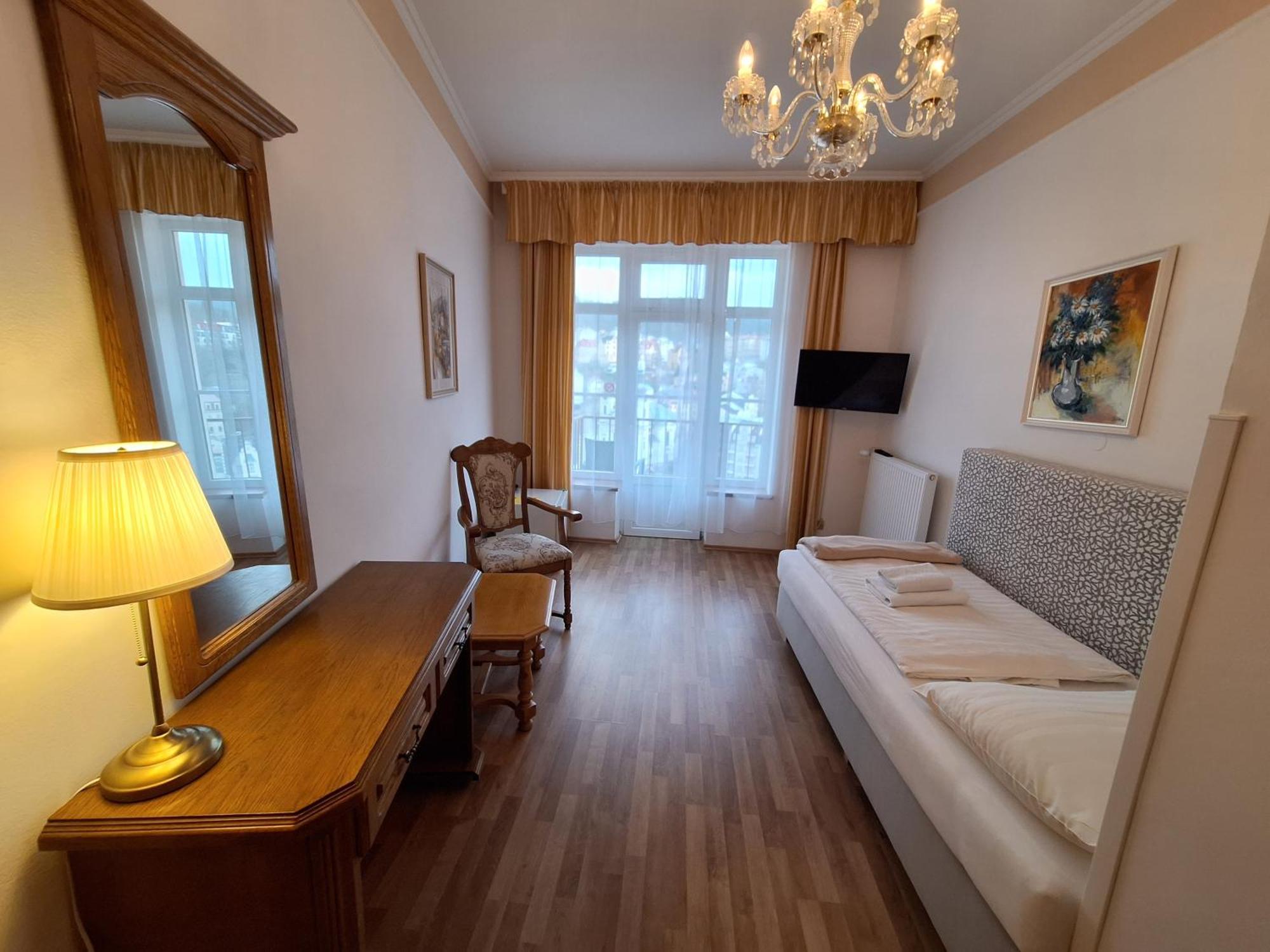 Ld Morava Hotell Karlsbad Exteriör bild